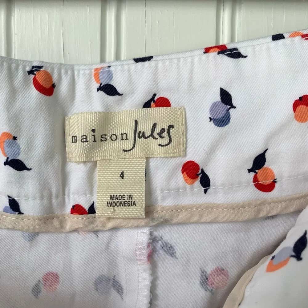 Madison Jules (Size 4) (NWOT) White with decorative design 2 front pockets - Picture 4 of 6